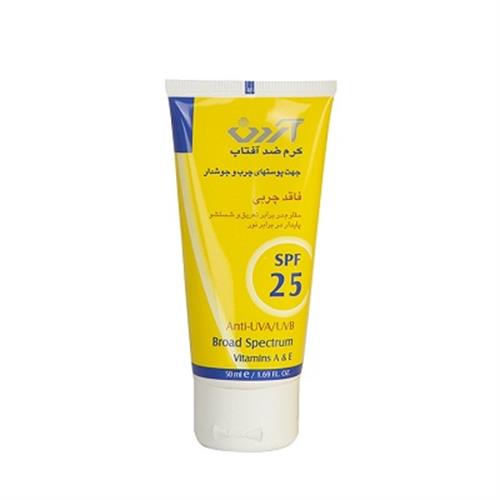 کرم ضد آفتاب بی رنگ فاقد چربی آردن SPF25 مناسب پوست چرب و دارای جوش 50 گرم